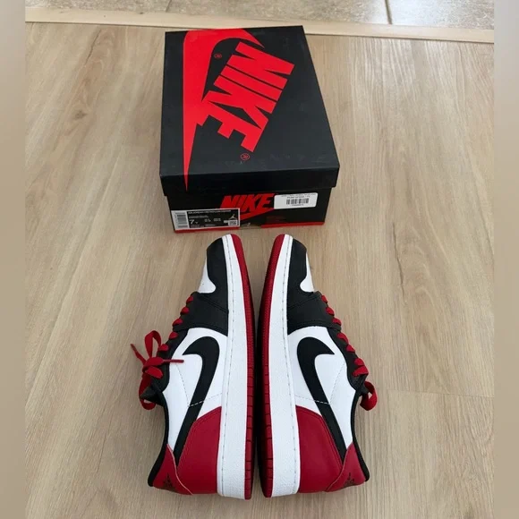 Nike Air Jordan 1 Retro Low OG "Black Toe" Size 7Y - Picture 5 of 10